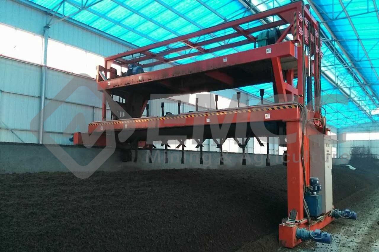 Groove Type Compost Turner2
