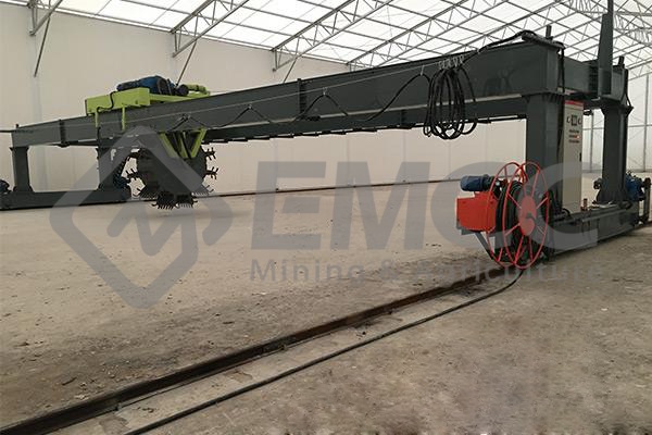 Wheel type compost turner2